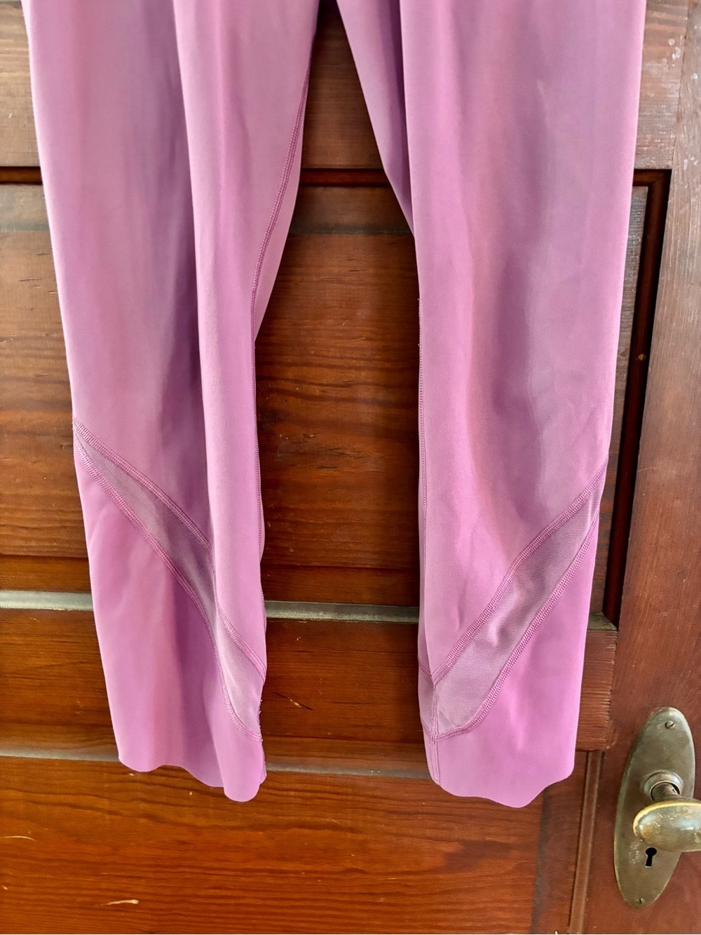Lululemon Wunder Under Crop II *Roll Down Scallop Full-On Luxtreme 24" in V Plum - Picture 7 of 9